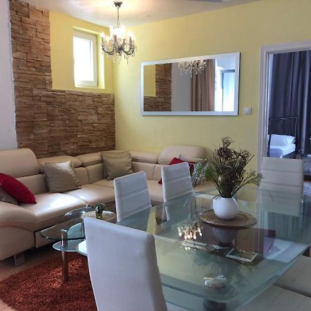 Apartman Toni Lägenhet Makarska Exteriör bild