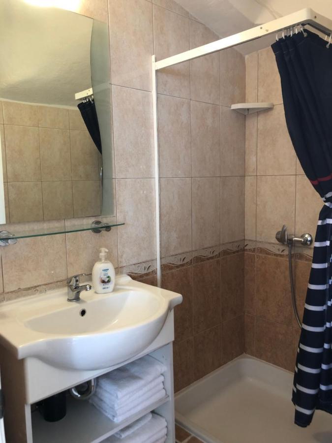 Apartman Toni Lägenhet Makarska Exteriör bild