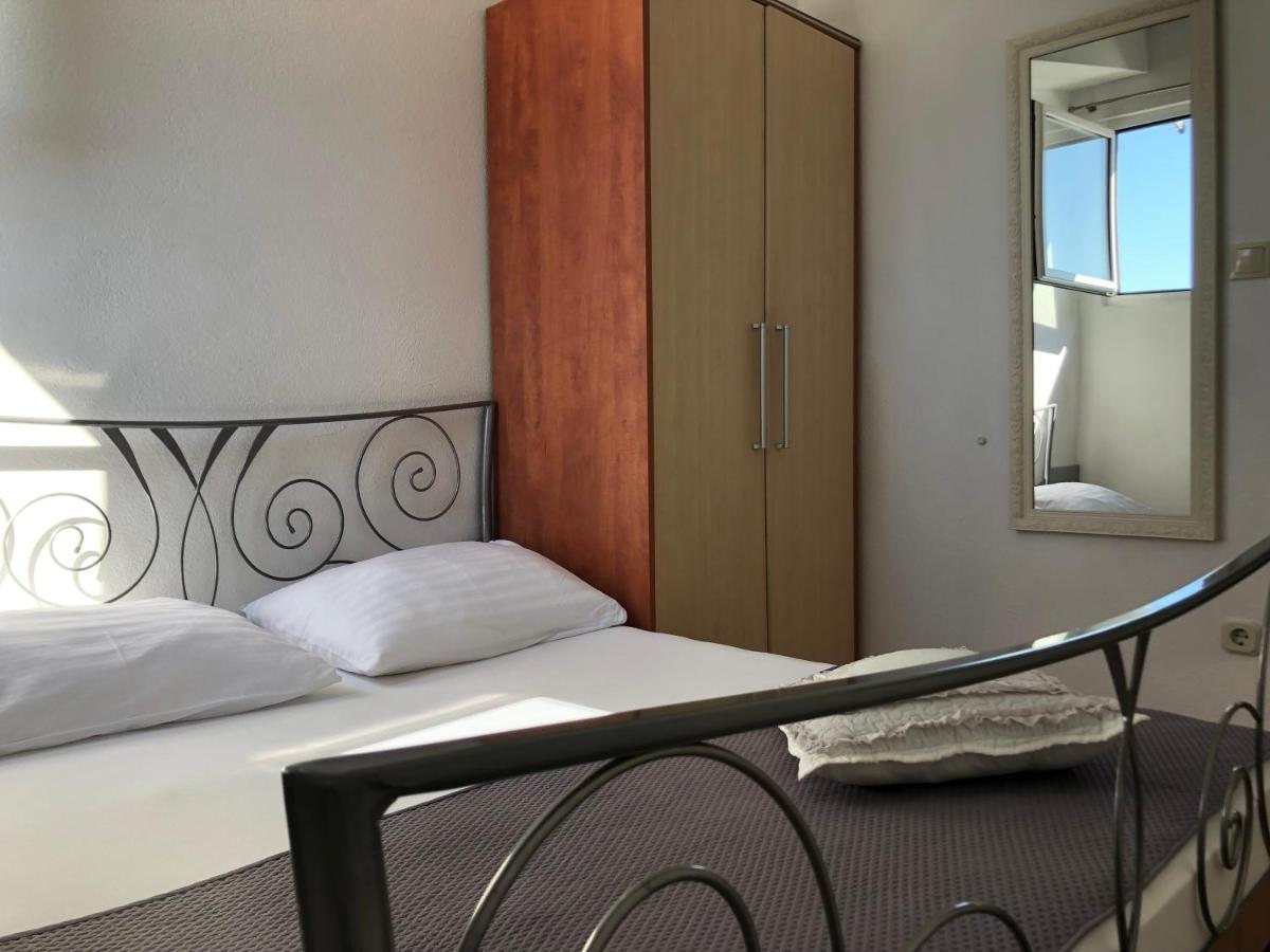 Apartman Toni Lägenhet Makarska Exteriör bild
