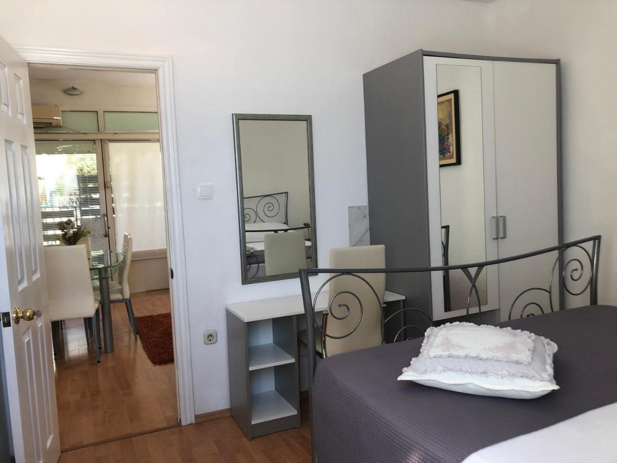 Apartman Toni Lägenhet Makarska Exteriör bild