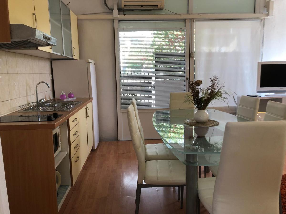 Apartman Toni Lägenhet Makarska Exteriör bild