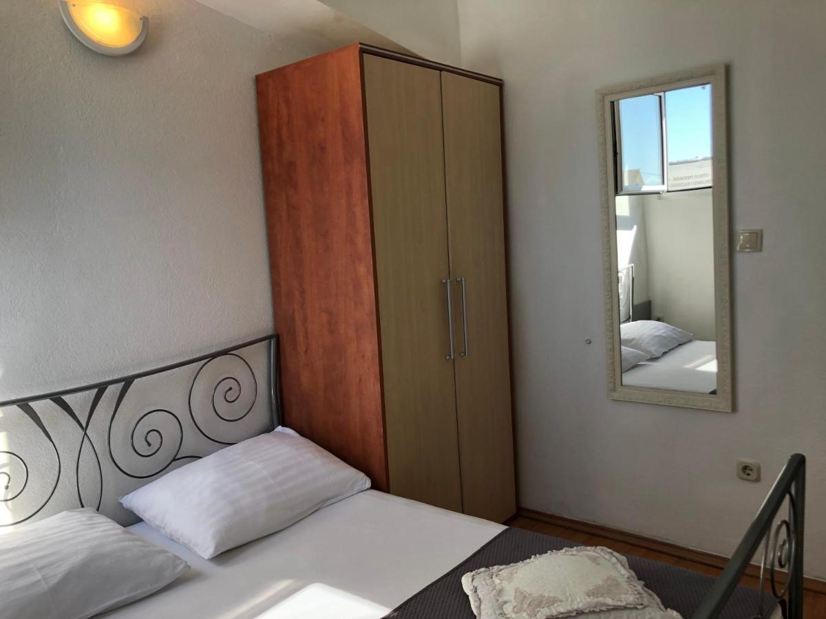Apartman Toni Lägenhet Makarska Exteriör bild