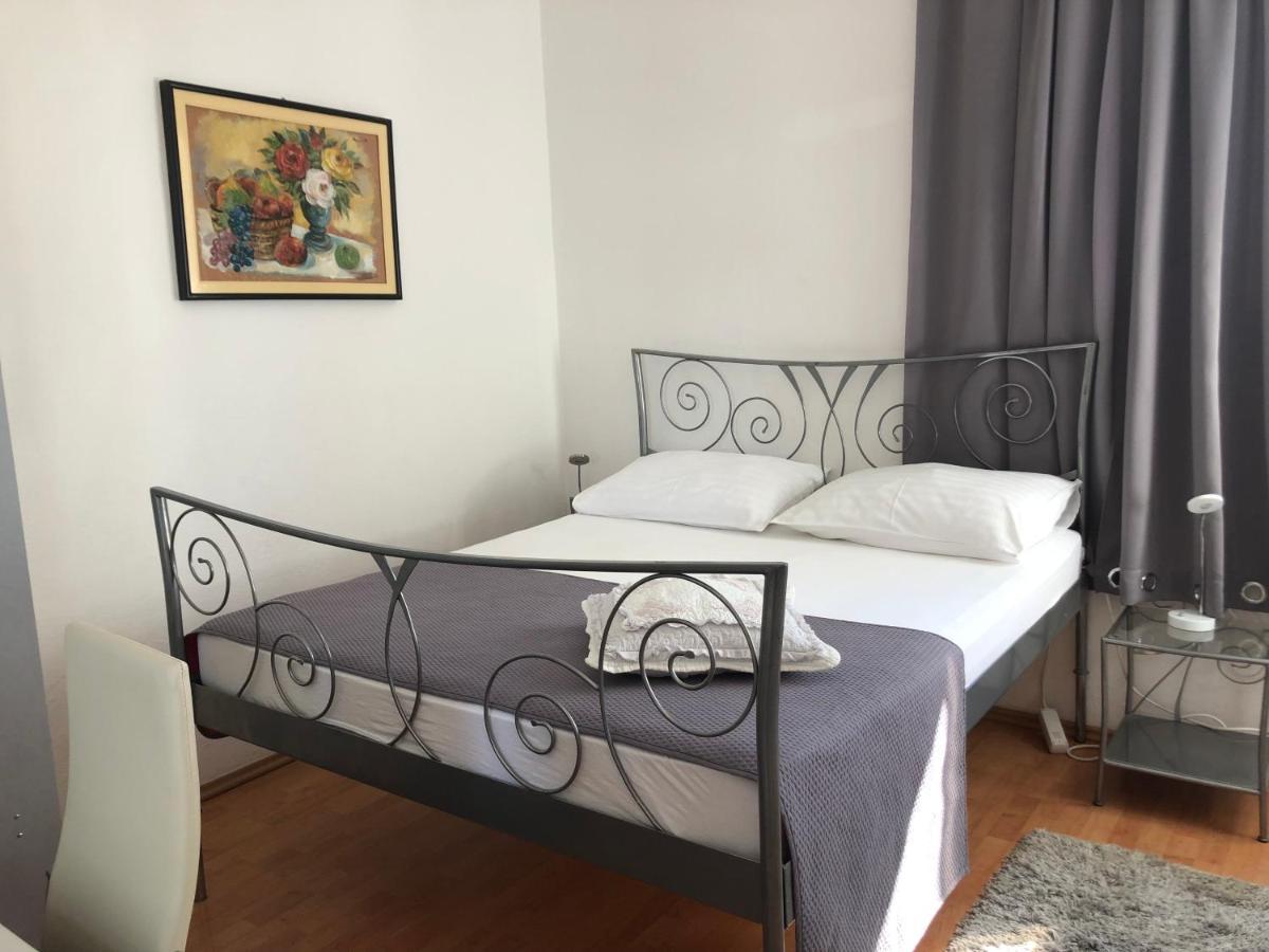Apartman Toni Lägenhet Makarska Exteriör bild