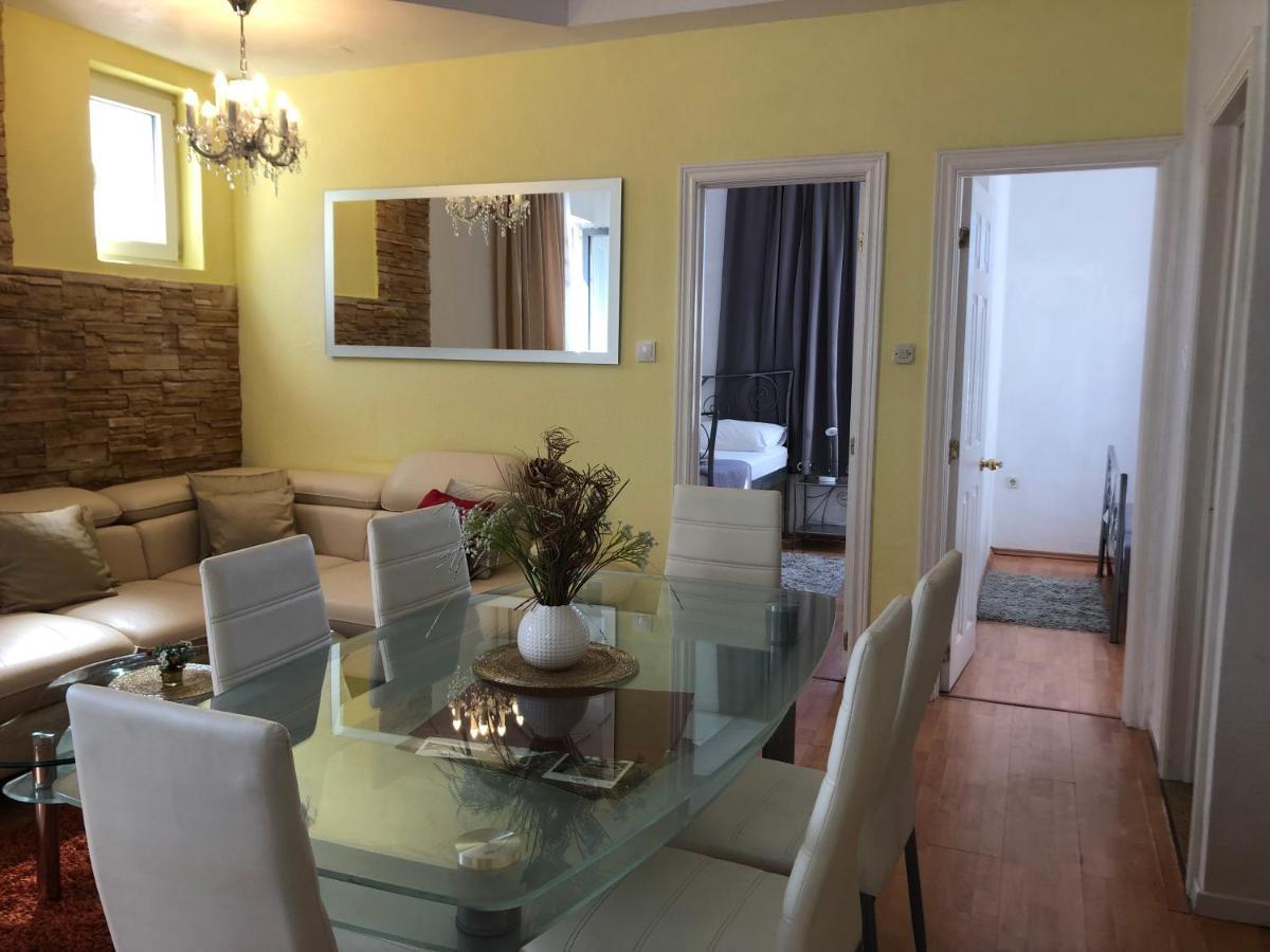 Apartman Toni Lägenhet Makarska Exteriör bild