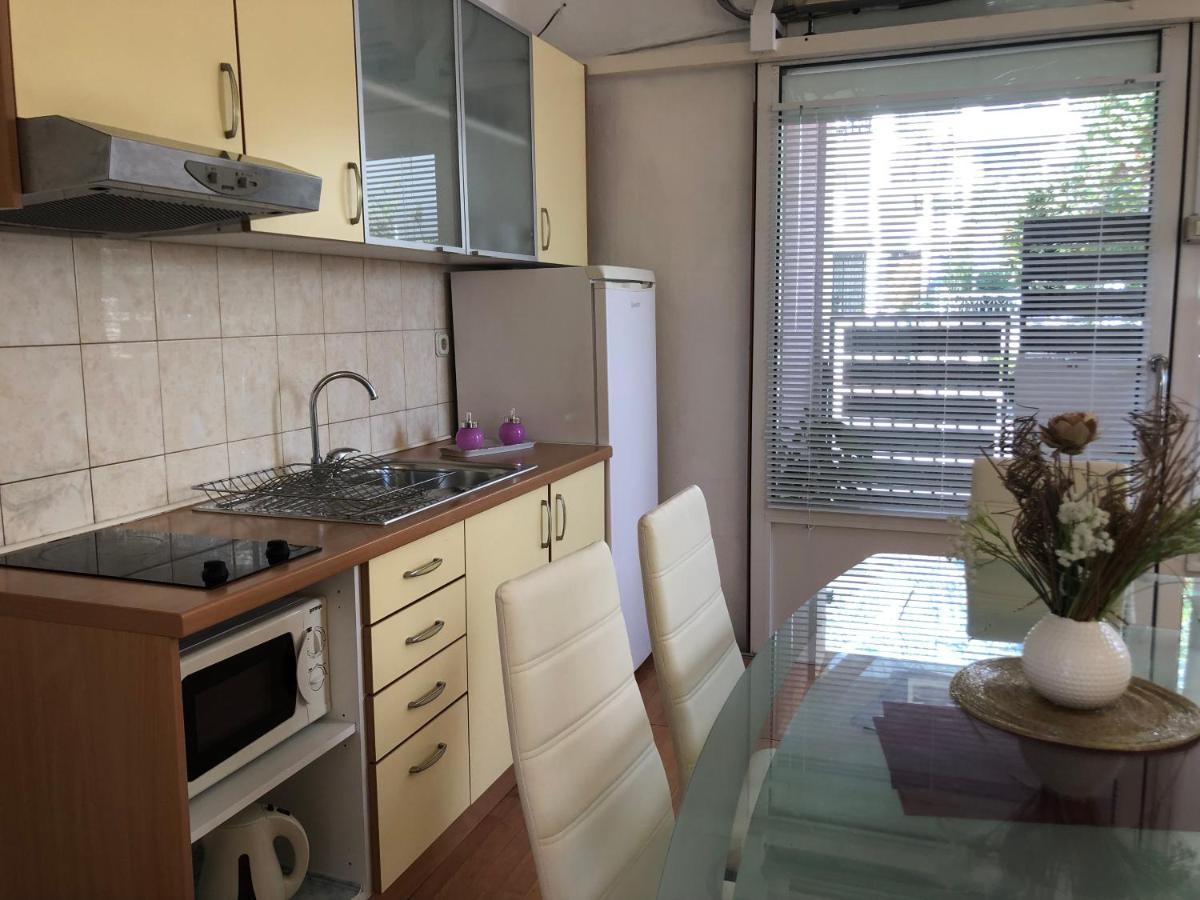 Apartman Toni Lägenhet Makarska Exteriör bild