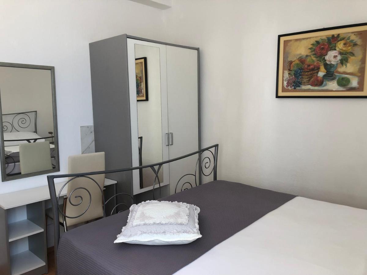 Apartman Toni Lägenhet Makarska Exteriör bild